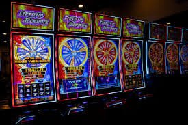 Pengguna dewihoki mengakses slot online melalui perangkat mobile dengan pengalaman lancar